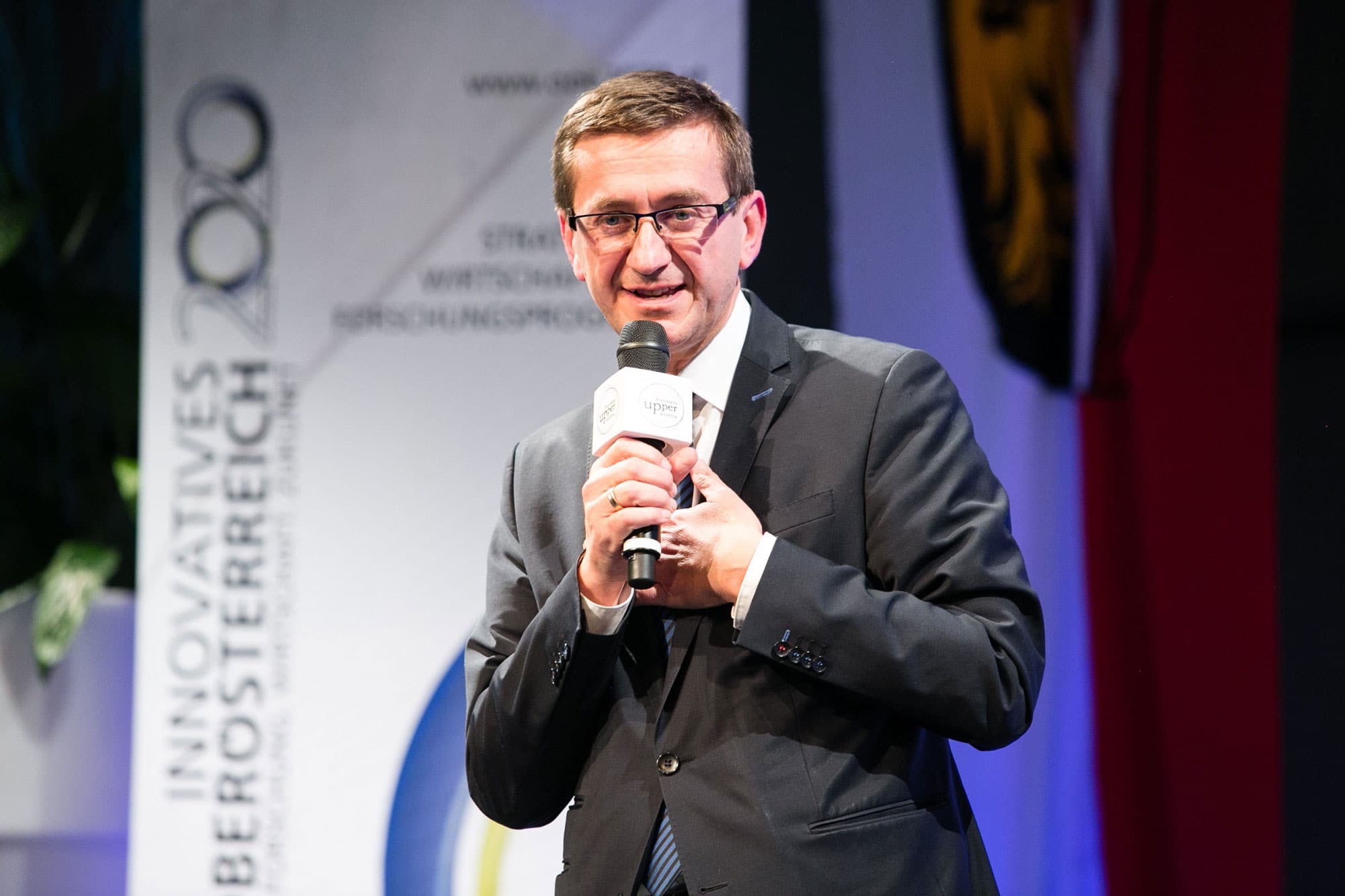 Markus Achleitner mit Mikro