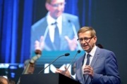 Wirtschafts- und Forschung-Landesrat Markus Achleitner bei seiner Ansprache anlässlich der Eröffnung des LIT Open Innovation Center und der Pilotfabrik LIT Factory.