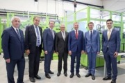 v.l.: Prof. Georg Steinbichler (Sprecher LIT Factory), JKU-Rektor Meinhard Lukas, Hans-Peter Weiss (GF BIG), Bürgermeister Linz Klaus Luger, LH Thomas Stelzer, Wirtschafts- und Forschung-Landesrat Markus Achleitner, Stefan Engleder (CEO Engel Gruppe, Sprecher Industriebeirat LIT Factory)