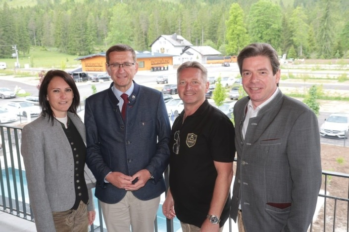 Wirtschafts- und Tourismus-Landesrat Markus Achleitner bei der Eröffnung des Campingressort Hinterstoder – Foto: Andreas Maringer