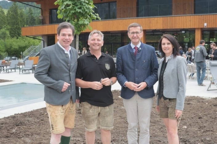 Wirtschafts- und Tourismus-Landesrat Markus Achleitner bei der Eröffnung des Campingressort Hinterstoder – Foto: Andreas Maringer