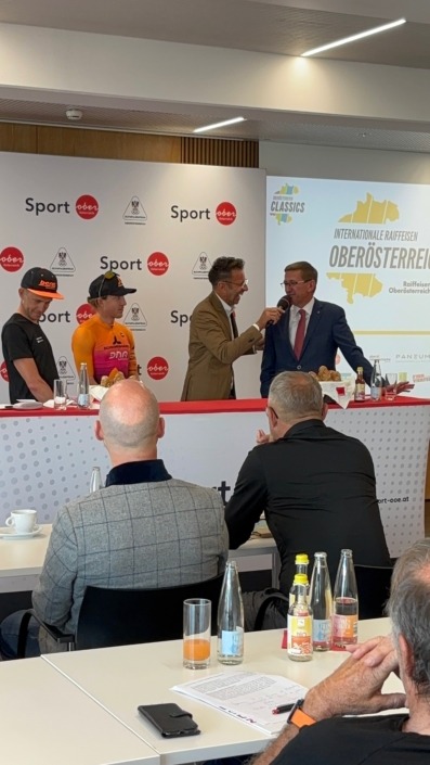 PK mit Wirtschafts-Landesrat Markus Achleitner – Foto: Land OÖ/Tina Gerstmair