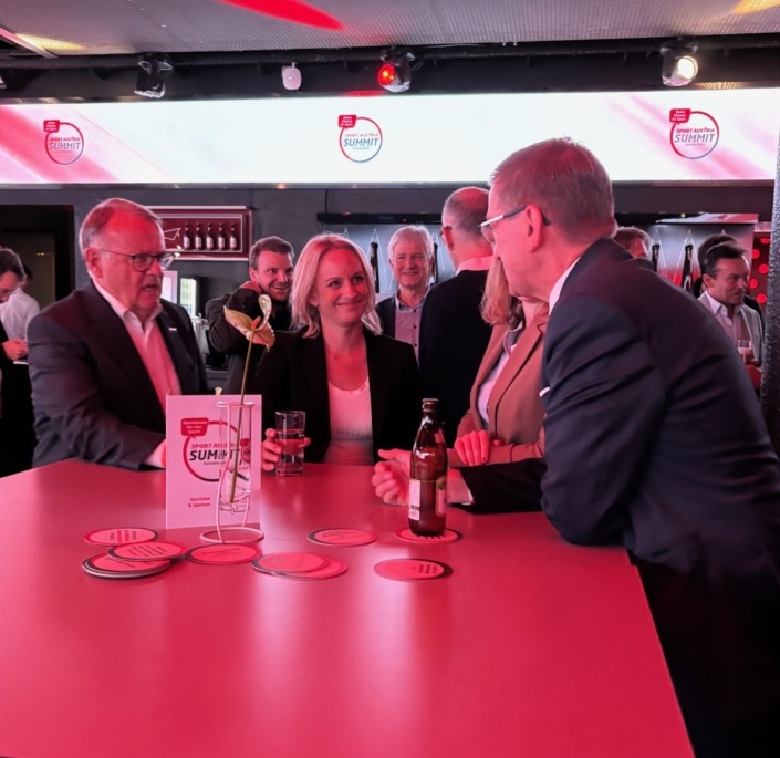 Landesrat Markus Achleitner beim Sport Austria Summit von Sport Austria mit Präsident Hans Niessl – Foto: Land OÖ
