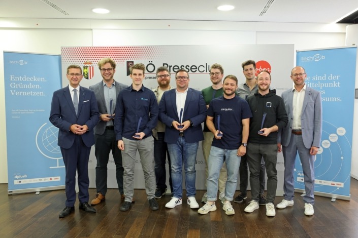 Landesrat Markus Achleitner bei der Auszeichnung des Incubate-Programmes – Foto: Land OÖ/Denise Stinglmayr