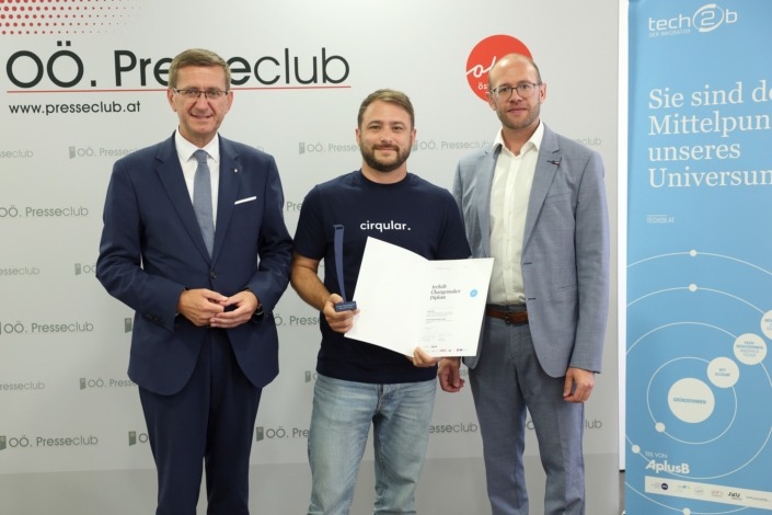 Landesrat Markus Achleitner bei der Auszeichnung des Incubate-Programmes – Foto: Land OÖ/Denise Stinglmayr