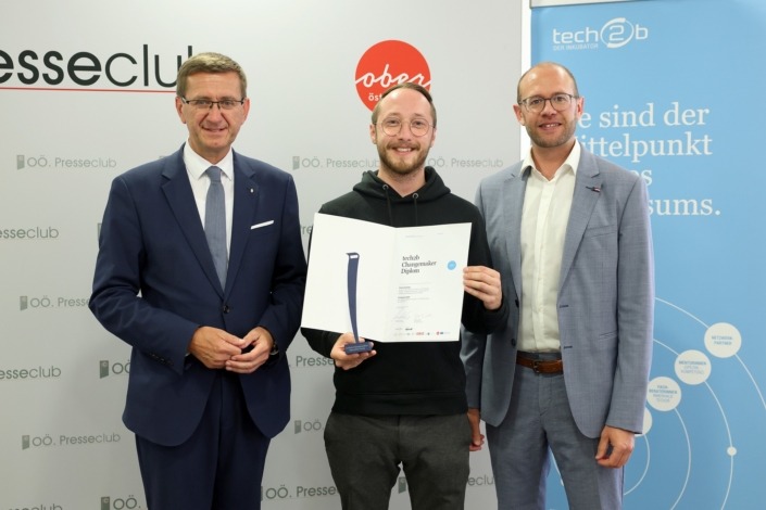 Landesrat Markus Achleitner bei der Auszeichnung des Incubate-Programmes – Foto: Land OÖ/Denise Stinglmayr