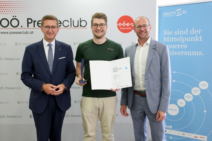 Landesrat Markus Achleitner bei der Auszeichnung des Incubate-Programmes – Foto: Land OÖ/Denise Stinglmayr
