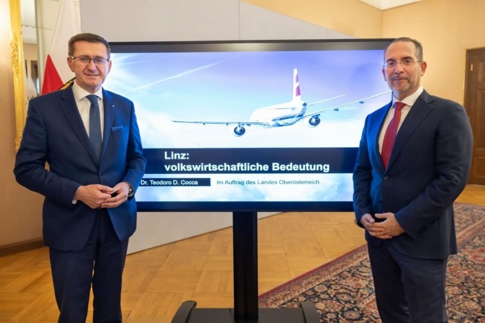 Wirtschafts-Landesrat Markus Achleitner und Prof. Dr. Teodoro D. Cocca – Foto: Land OÖ