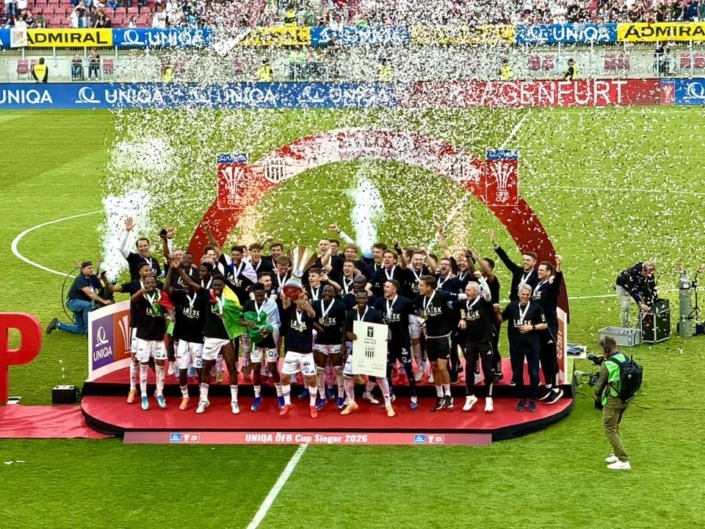 © Land OÖ Siegerehrung Fußballspiel