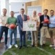 Wirtschafts- und Sport-Landesrat Markus Achleitner gab mit Gästen aus Sport und Tourismus Einblicke in den Trainingscamp-Sommer in Oberösterreich. v.l.: Andreas Holzinger (Managing Director, Austrian Sports Resorts / BSFZ Obertraun), Heinz Rosenauer (Managing Director „Onside by imFocus GmbH“), Wirtschafts- und Sport-Landesrat Markus Achleitner, Horst Dilly (GF Dilly – Das Nationalpark Resort), Andreas Winkelhofer (GF Oberösterreich Tourismus GmbH) und Christoph Dilly (Dilly – Das Nationalpark Resort).