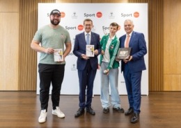 Wirtschafts- und Sport-Landesrat Markus Achleitner stellte mit (v.l.) dem ehemaligen Lehrling und späteren Olympiamedaillengewinner Lukas Weißhaidinger, dem jungen Sportler Björn Neebe (Hammerwerfer und Lehrling in der Konditorei Jindrak) sowie KommR Mst. Leo Jindrak (Vize-Präsident Wirtschaftskammer OÖ) das Modell „Lehre und Leistungssport“ vor.