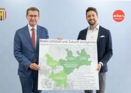 Wirtschafts- und Raumordnungs-Landesrat Markus Achleitner und DI Michael Resch, Abteilung Raumordnung des Landes OÖ.